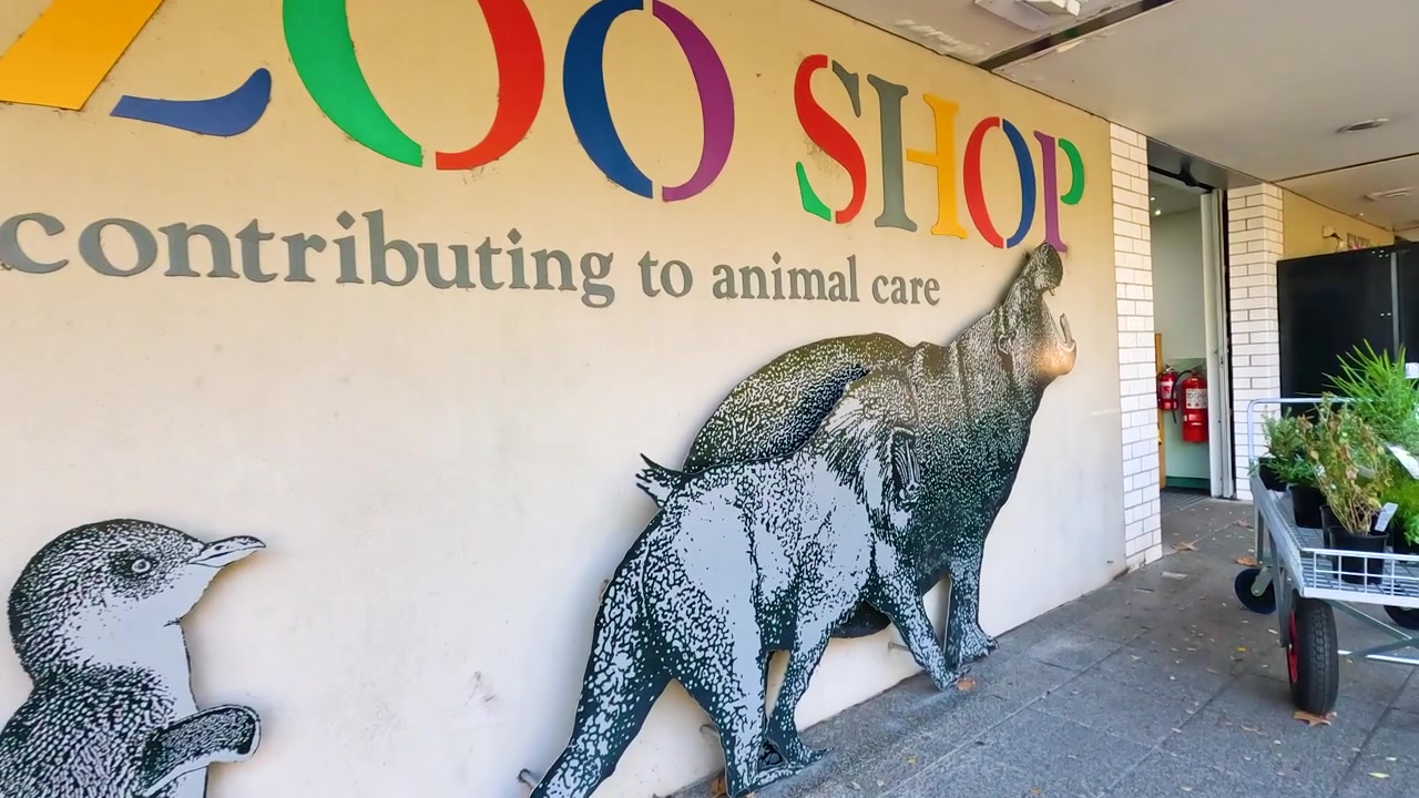 Ingresso del negozio dello Zoo di Melbourne che promuove la cura e la conservazione degli animali