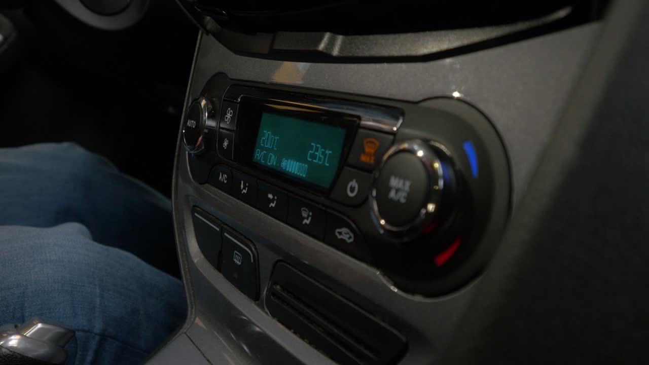 ajuste del aire acondicionado del coche