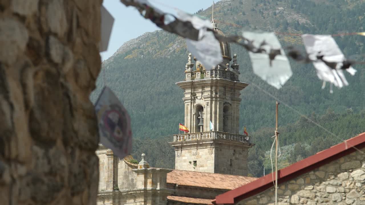campanario del famoso monasterio de santa maría de oia en el camino de jacobs portugués en la costa atlántica de galicia