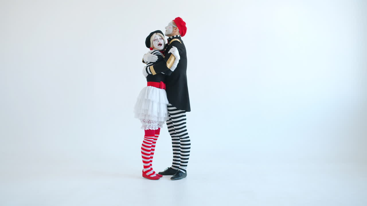 Mime Couple Hugging