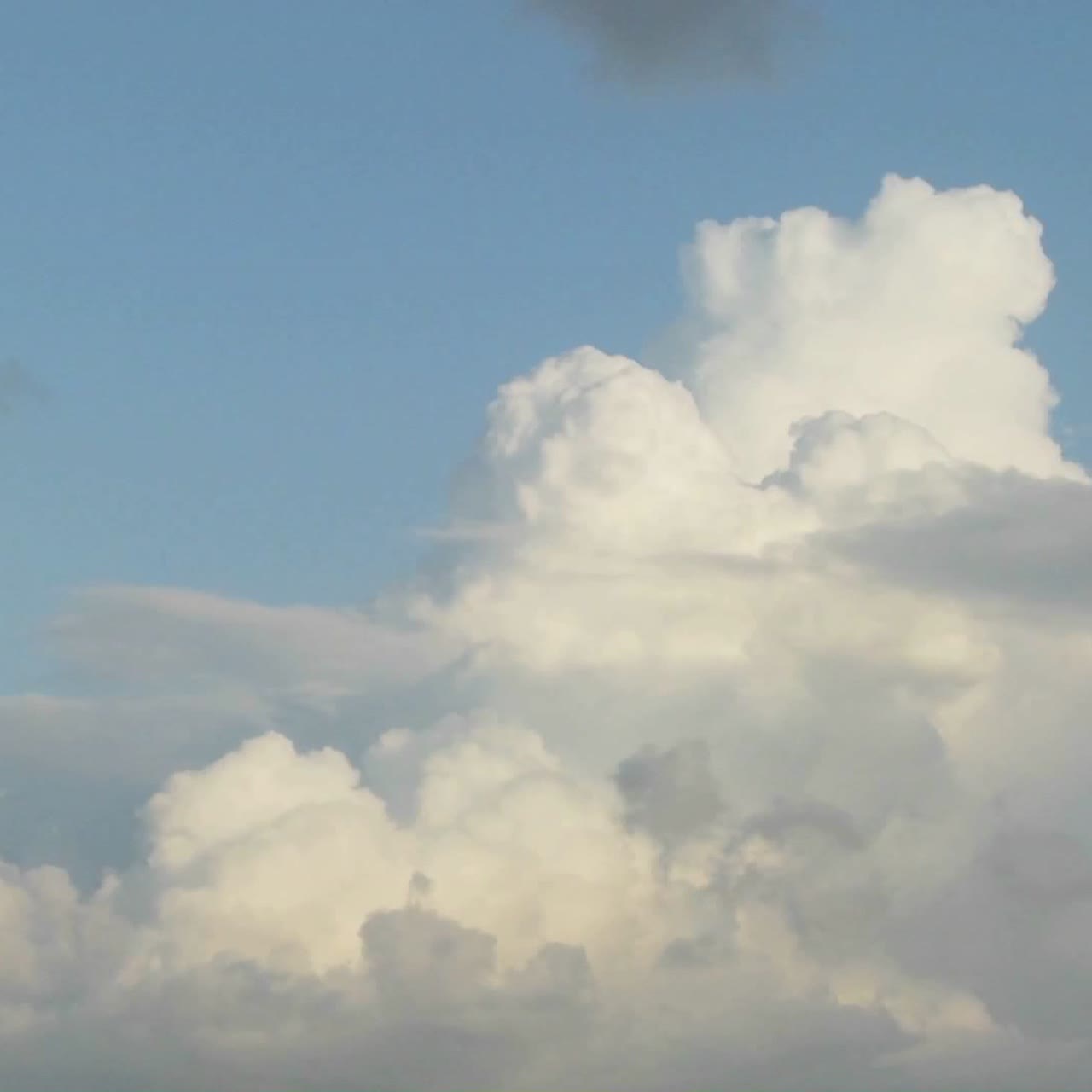 Giant thunderheads form in this beautiful time lapse shot