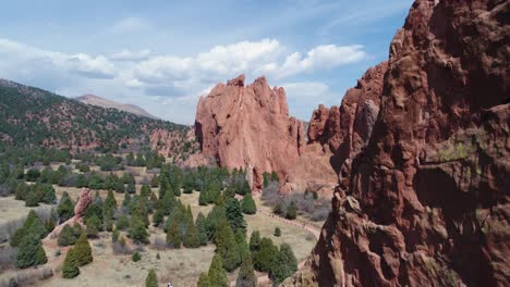 Imágenes-De-Drones-Del-Jardín-De-Los-Dioses,-Colorado-Springs