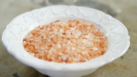 Himalayan-salt-in-bowl-4k