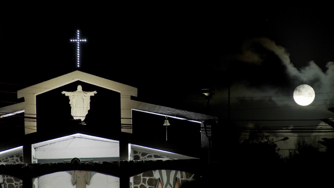 달빛이 비추는 남태평양 교회 1