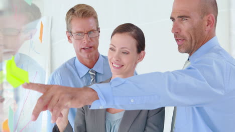 gente de negocios trabajando juntos durante la reunión