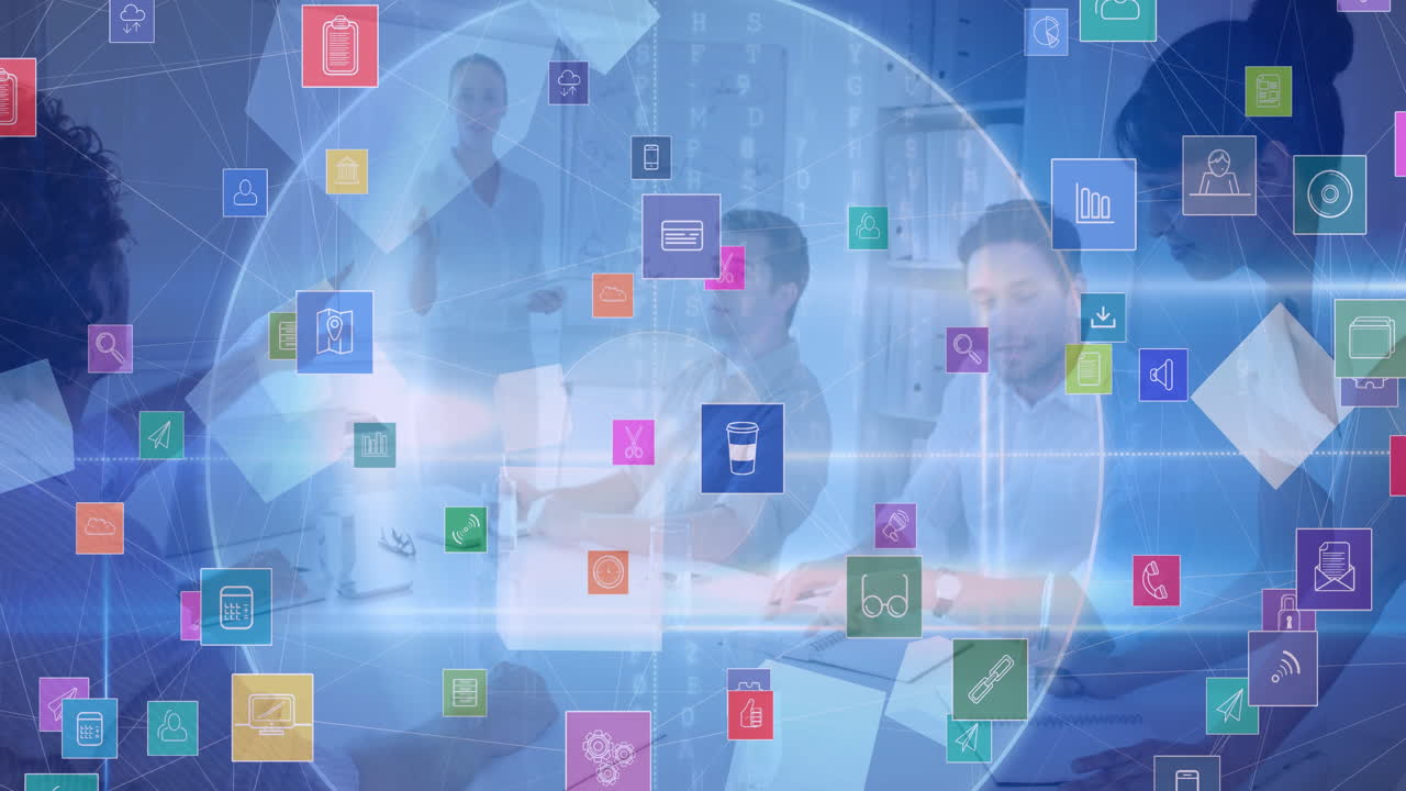 escaneo de alcance sobre la red de iconos digitales contra una mujer de negocios que hace una presentación en la oficina