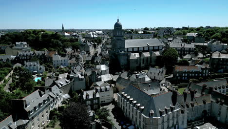 sainte-croix o iglesia de la santa cruz de saint-servan, saint-malo en francia