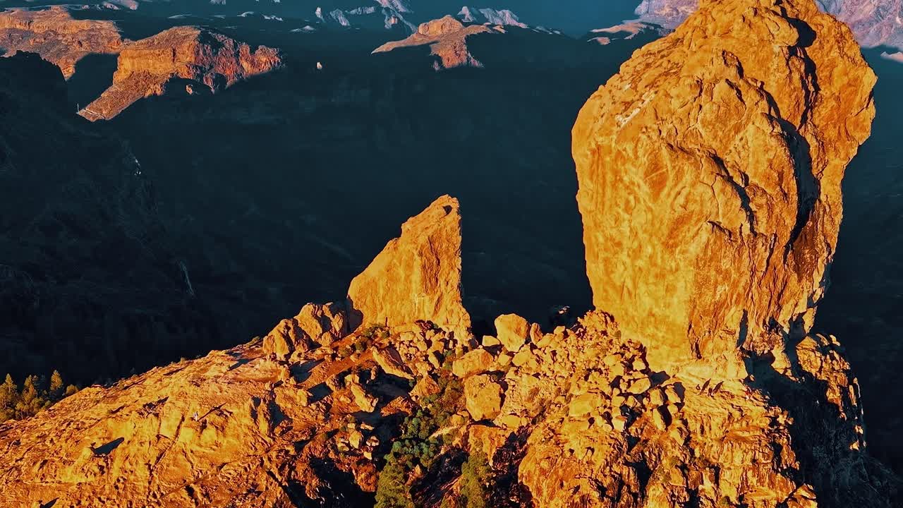 Vista dall'alto di montagne e valli a Gran Canaria, Spagna