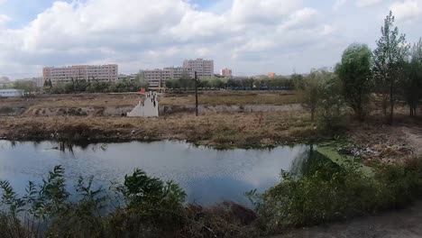campo de corea del norte del tren en movimiento