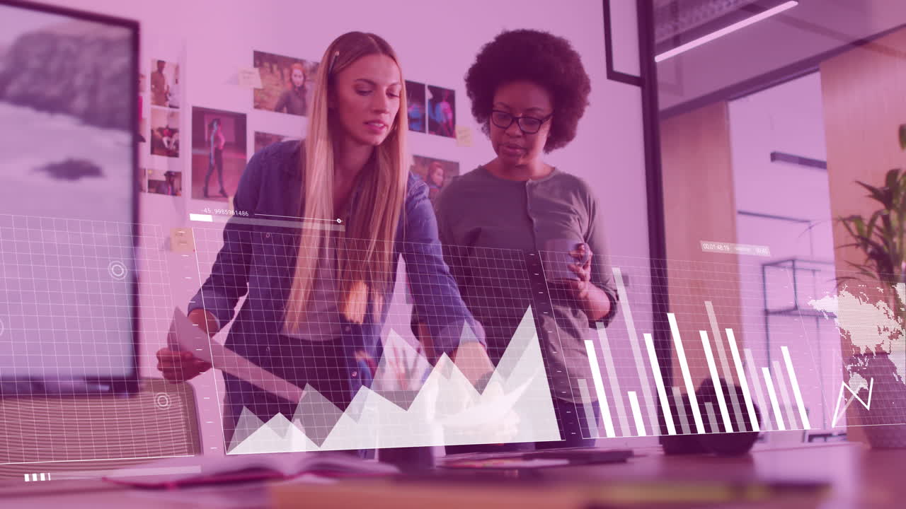 animación de las estadísticas y el procesamiento de datos sobre diversos empresarios en la oficina