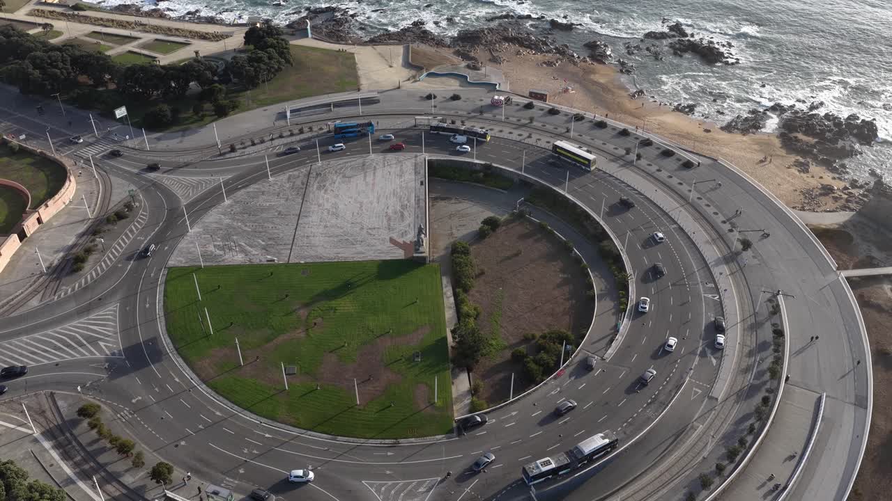 Cars on the roundabout in matosinhos
