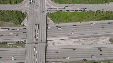 carreteras con tráfico en miami