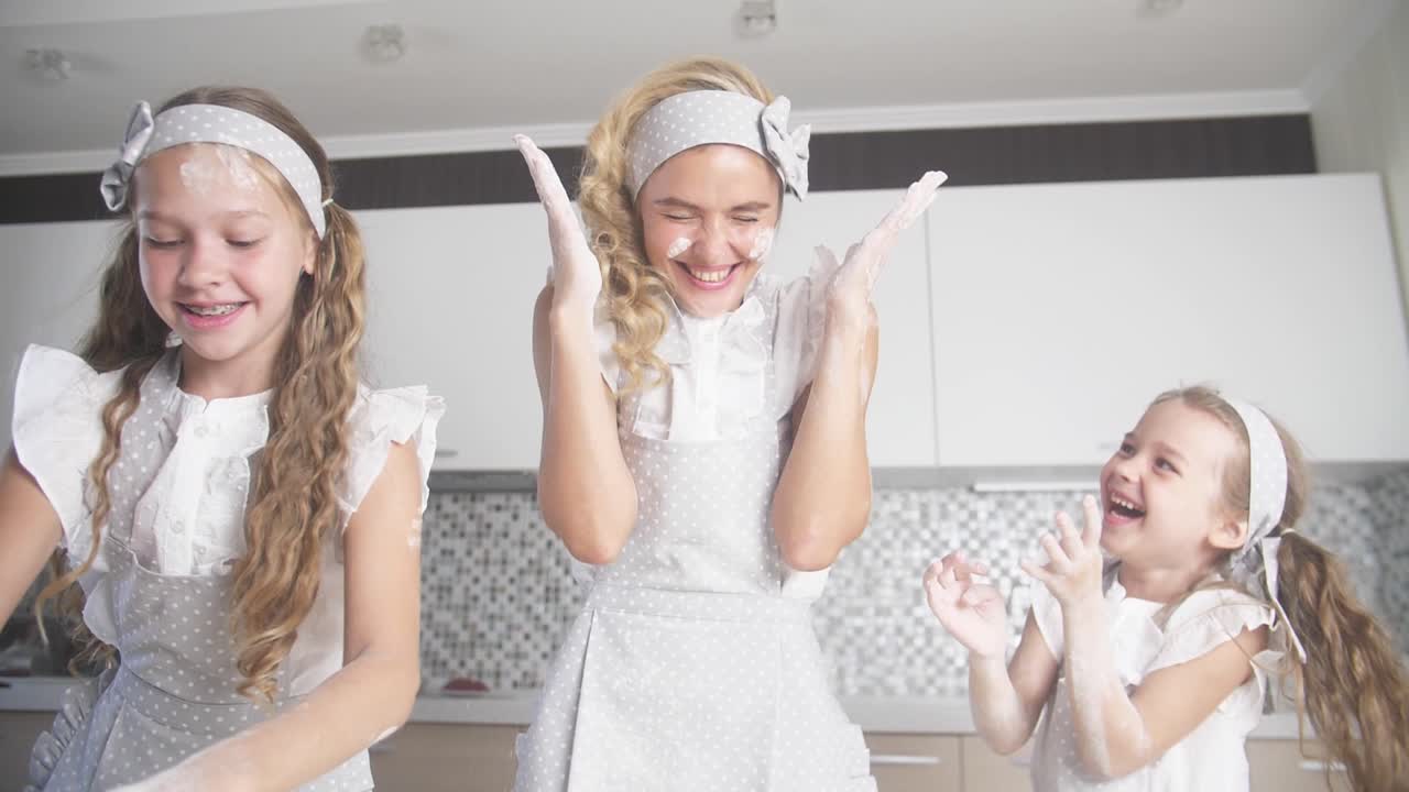 행복한 가족이 함께 을 는 것