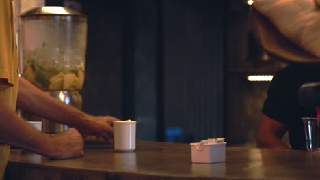 local maui restaurant using eco-friendly compostable cups as an alternative to single use plastics.