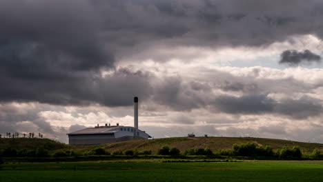 factory-emitting-smoke-and-fumes