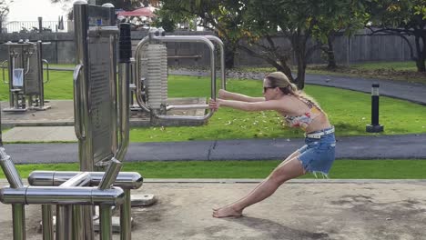 mujer que trabaja al aire libre