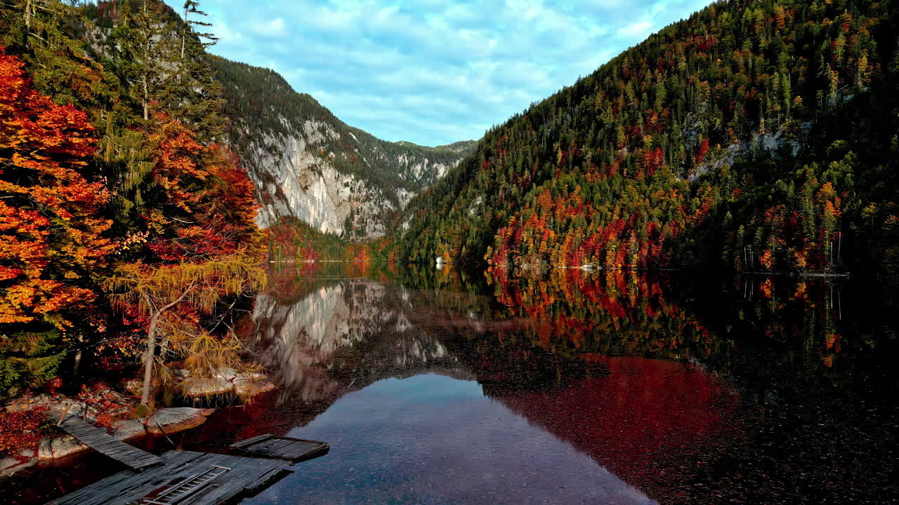 오스트리아 알프스 산맥 의 산림 에서  ⁇ 한 가을 잎자루 가 펼쳐진 그림 같은 풍경, 유럽