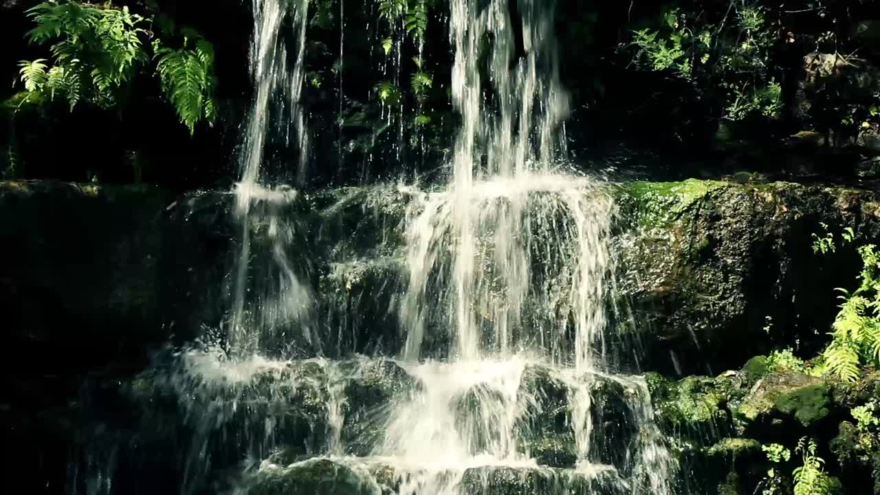 ジルカー公園の滝のタイトショット