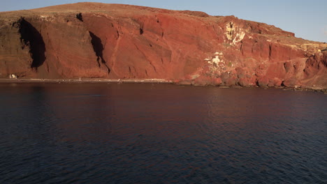 playa roja, isla de santorini, grecia