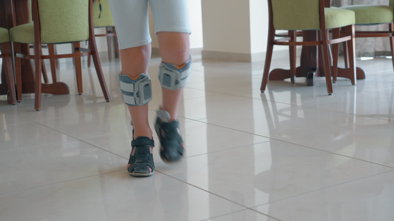 전기 자극 치료를 받는 아이