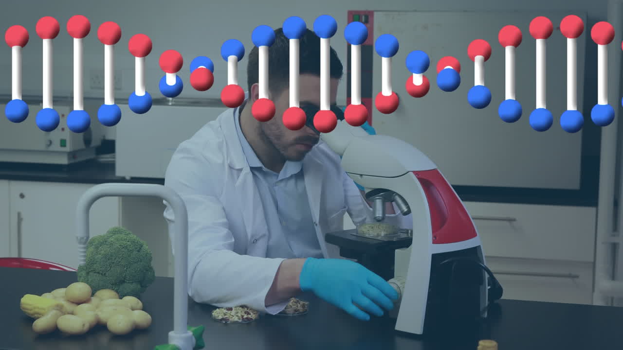 animación de una cadena de adn girando sobre un médico masculino trabajando en un laboratorio