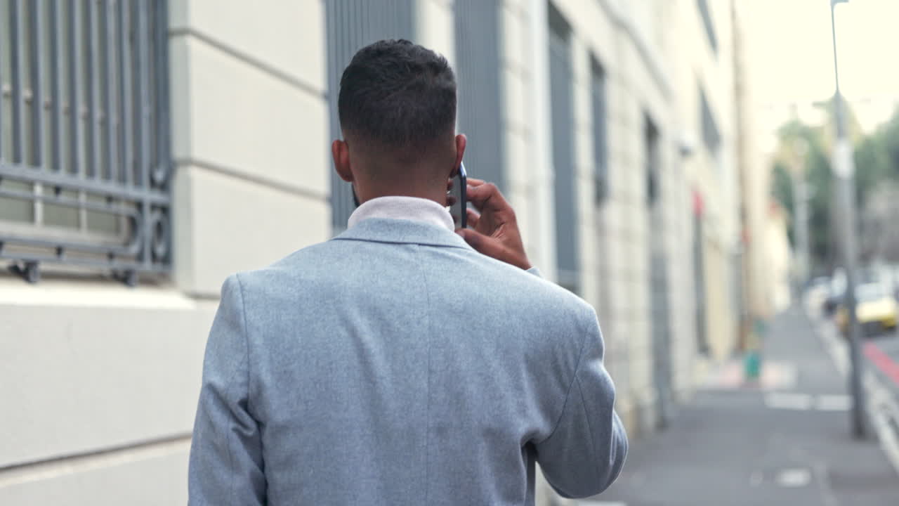 스트레스를 받고, 두려워하고, 걱정하는 사업가