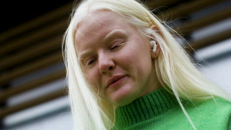 Woman-using-smartphone-outdoors