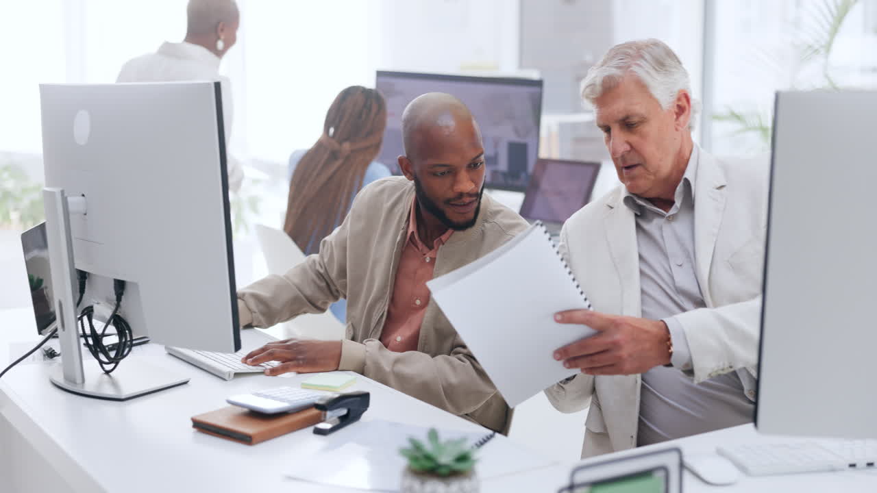 Teamwork, review and training with business people