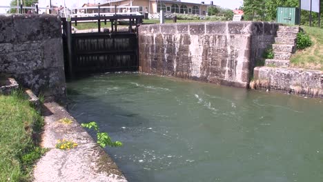 Medium-shot-of-watergate-or-sluice-at-Goeta-Canal-in-Sweden