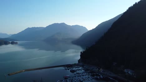 Drone-shot-of-lakes-and-mountains-in-nature-in-British-Columbia,-Canada