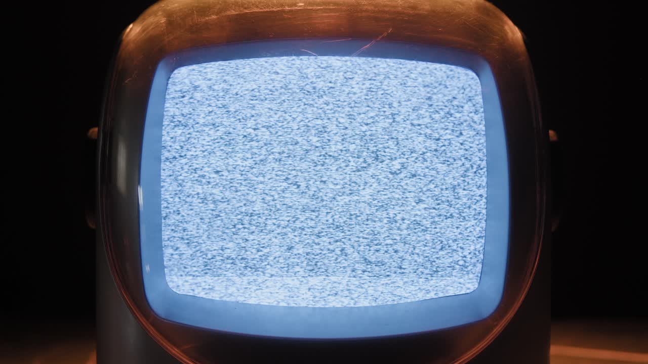 레트로 tv, 노스탈기적인 설정으로 빈티지 tv, 레트로 tv는 화면에 곡물을 표시합니다, 무서운 할로윈 밤 장치, 크로마 키 및 그린 스크린에 좋습니다.