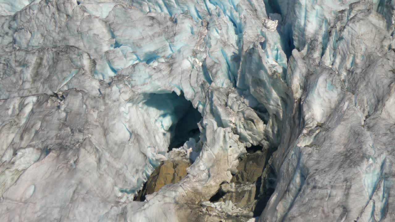 el escarpado glaciar matier durante el verano en el parque provincial de joffre lakes, pemberton, canadá