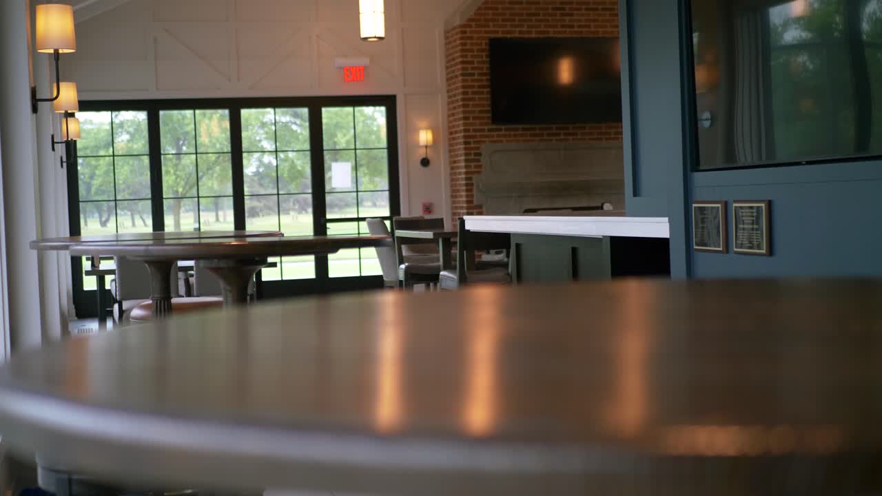 Empty golf club in Chicago