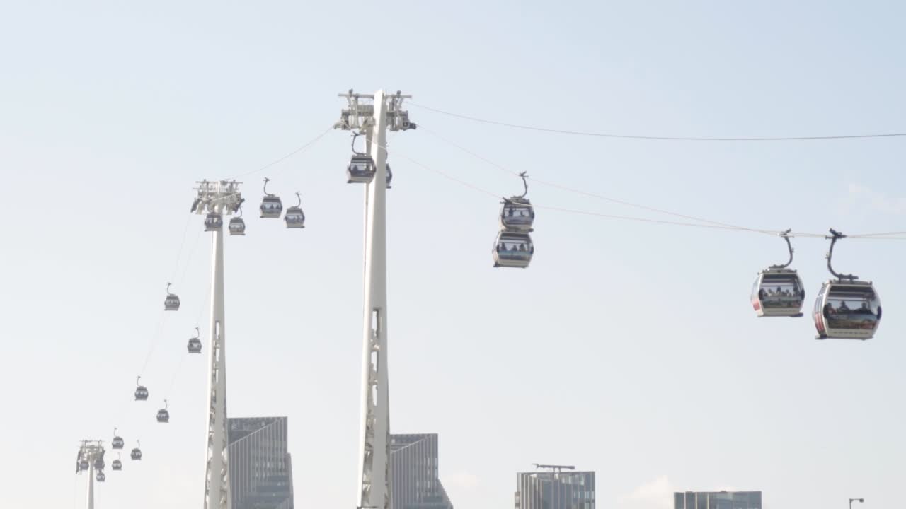 하늘에 있는 런던 케이블카