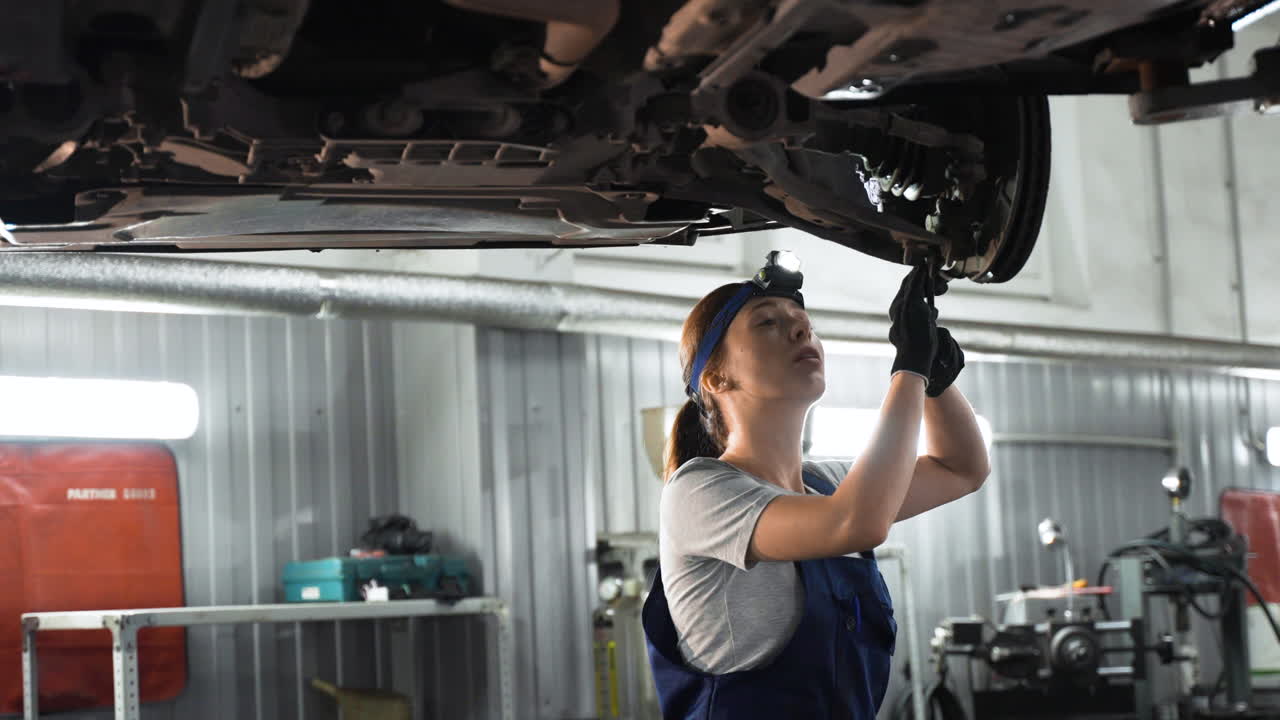 mecanico en el taller