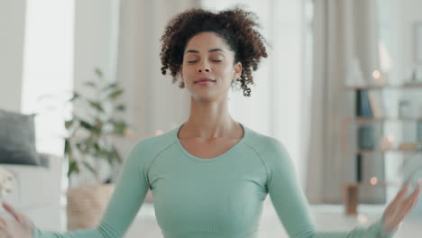 Meditación,-Yoga-Y-Mujer-En-El-Suelo