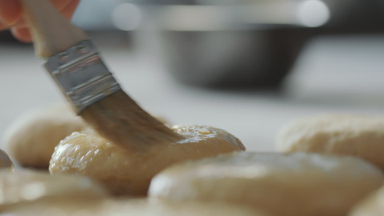 위에 고 있는 달을 는 것