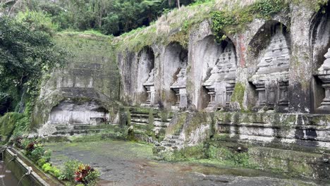 Erbe-Der-Könige:-Entdeckung-Der-Candi-Schreine-Im-Heiligen-Tempel-Gunung-Kawi,-Bali,-Indonesien