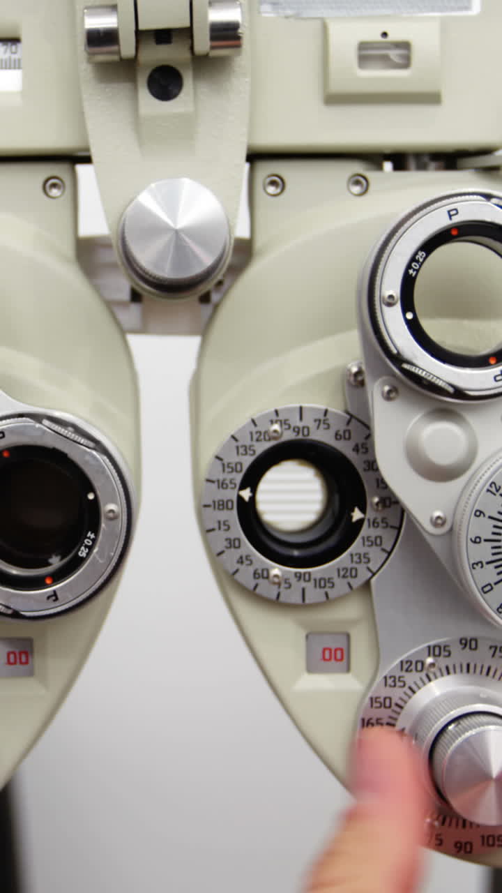 여성 옵토메트리스트 조정 키로프터