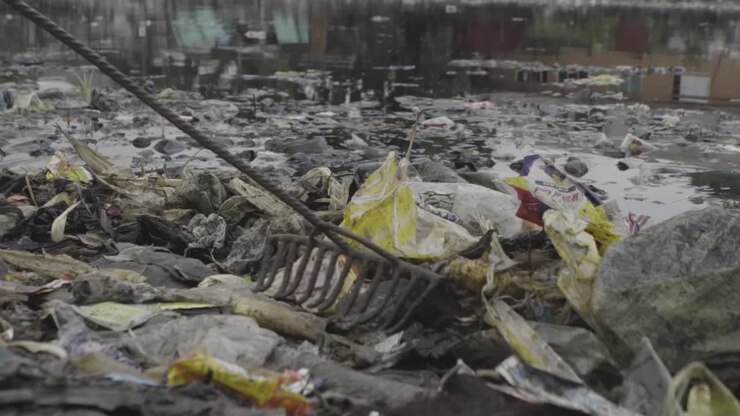 Rubbish in Water Nigeria 06