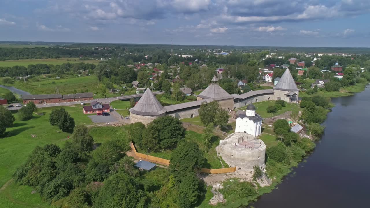 Flight around Staraya Ladoga fortress on Volkhov