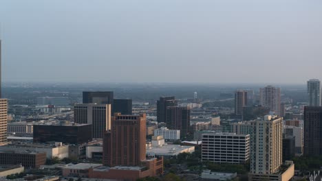 Drohnenaufnahme-Des-Uptown-Gebiets-Im-Südwesten-Von-Houston,-Auch-Bekannt-Als-Galleria-Gebiet