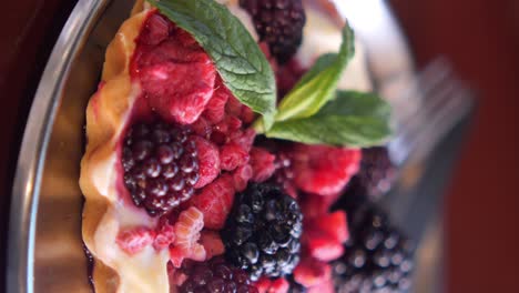 berry tart with mint
