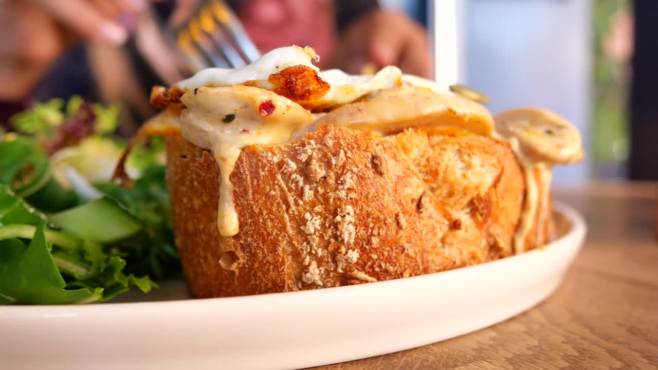 맛있는  샌드위치와 러드