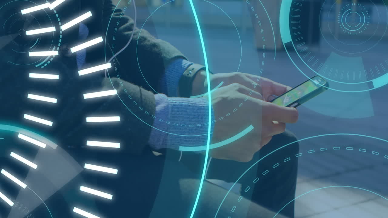 hombre usando un teléfono móvil y 5g escrito en el medio de un círculo futurista