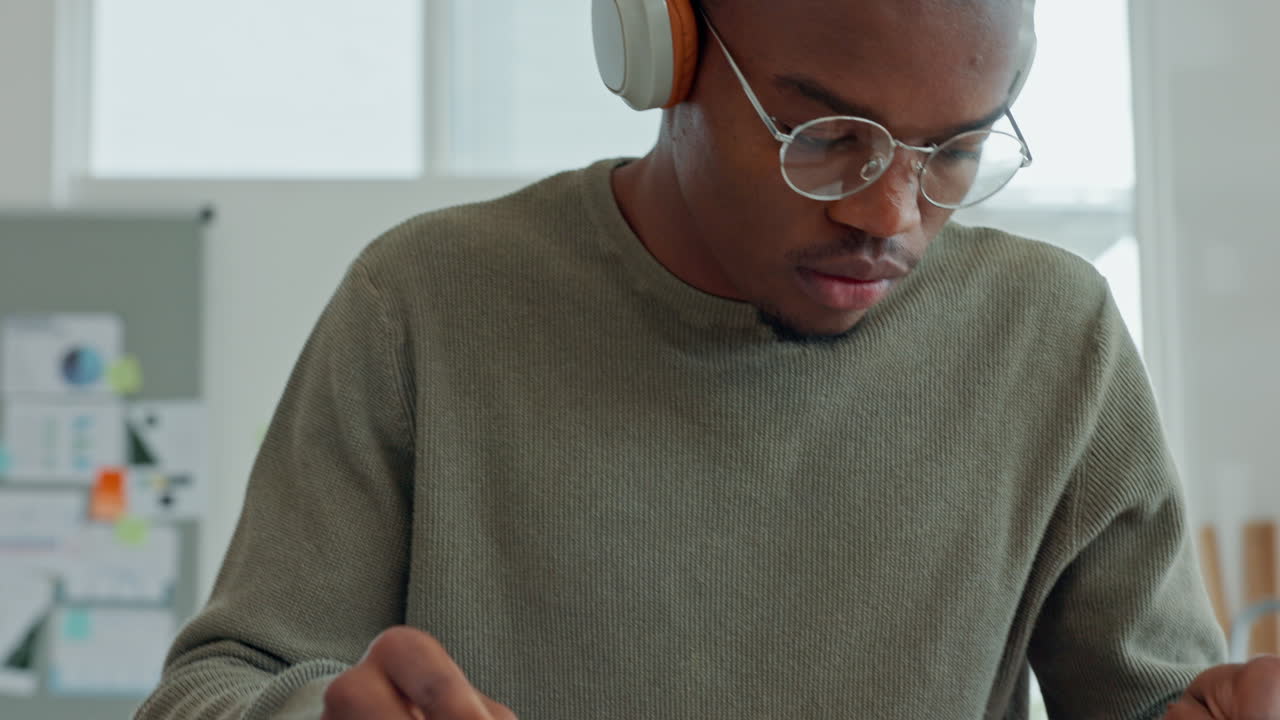 Tablet planning, startup music