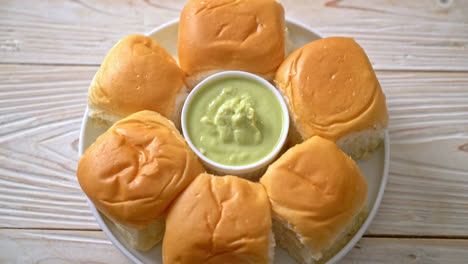 bread with thai pandan custard  on plate