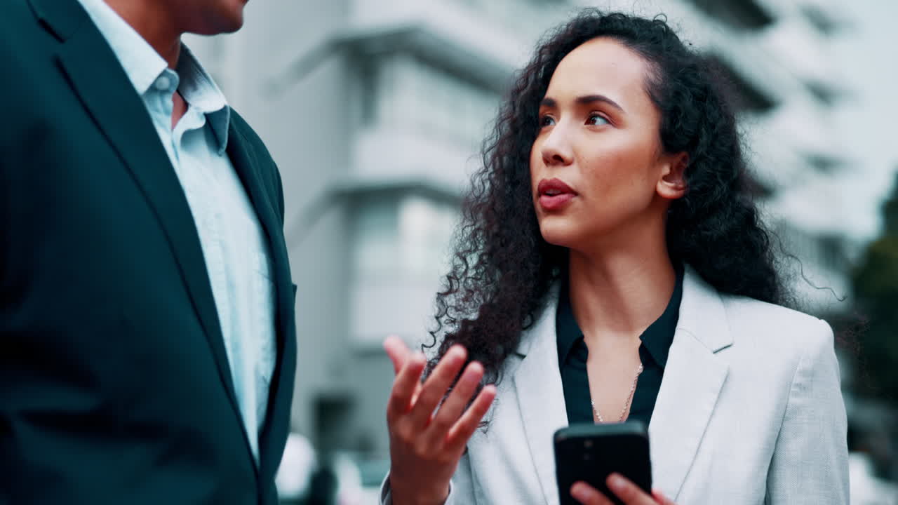 teléfono, hablar y colaborar con las empresas