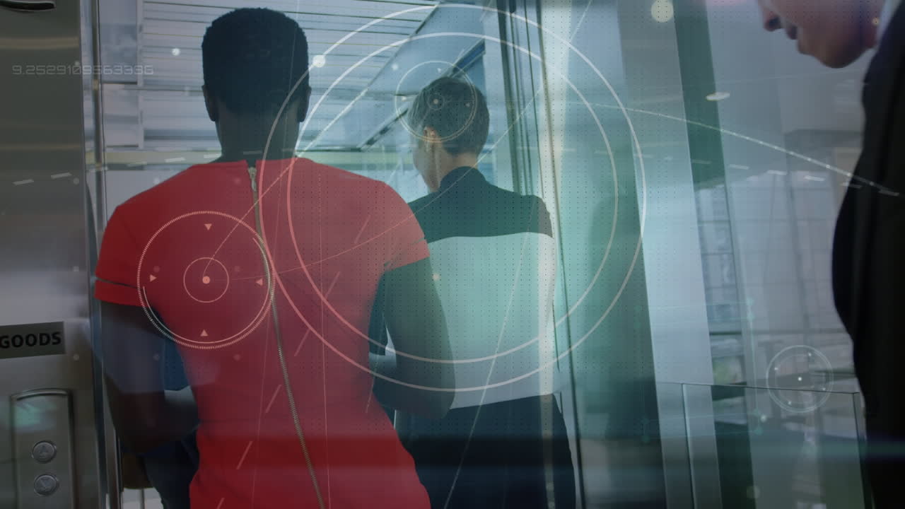 사무실에서 엘리베이터 안을 고 있는 다양한 사업가들의 연결망의 애니메이션