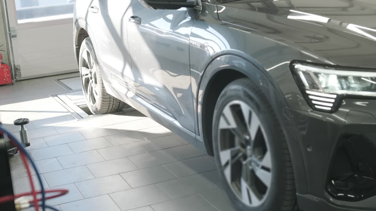 자동차 서비스에서 진단 라인에 있는 자동차